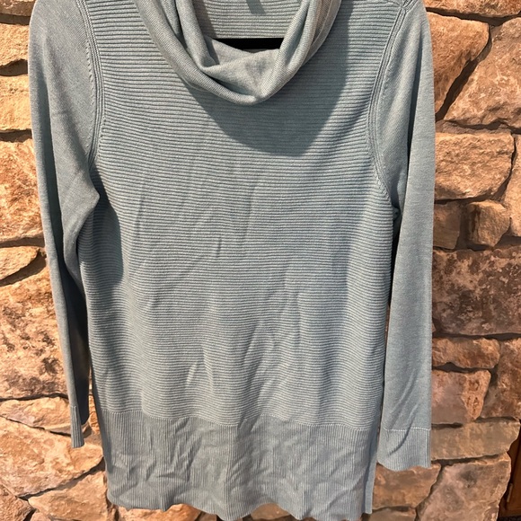 Adrienne Vittadini Classic Knit Sweater in Light Gray - Picture 3 of 4